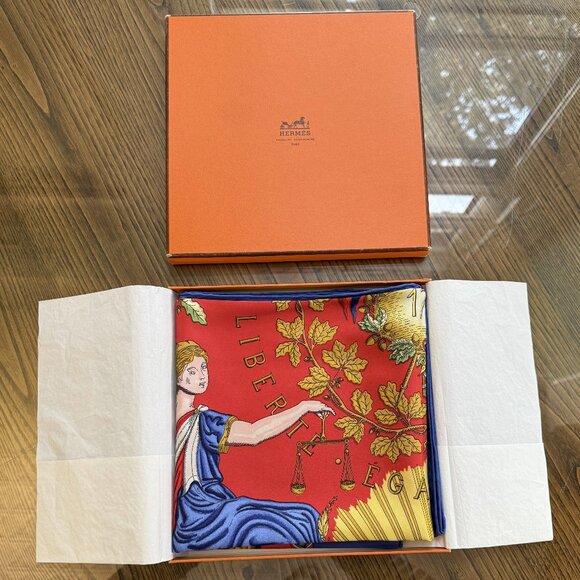 HERMES Vintage Republique Francaise Red Blue 90 cm Silk Square Scarf Box Good - Picture 16 of 16